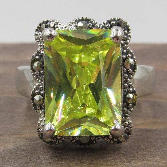 Jewelry - Size 6.75 Sterling Marcasite & Green CZ Ring